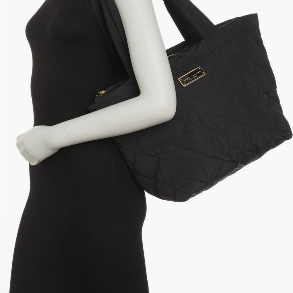 Marc Jacobs Black Quilted Tote Bag zip gold logo medium large